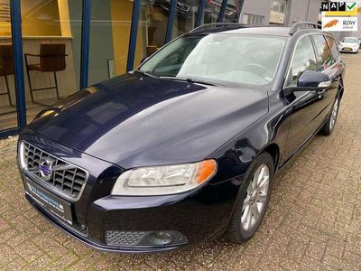 tweedehands Volvo V70 2.0T Momentum NL Auto NAVI / LEER / TREKHAAK