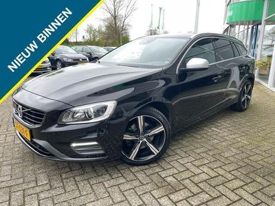 tweedehands Volvo V60 2.0 T4 Bus. Sport, R-design, trekhaak, Leder, Schuifdak