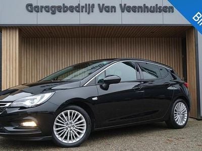 Zwart Gebruikt 2019 Opel Astra Innovation Hatchback | € 16.950 (Eerlijke prijs)