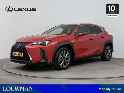 Rood Gebruikt 2024 Lexus UX 250h Sport Line SUV | € 41.995 (Eerlijke prijs)