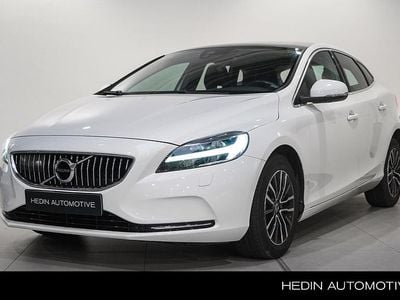 Wit Gebruikt 2016 Volvo V40 R-Design Hatchback | € 15.995 (Eerlijke prijs)