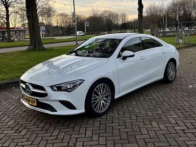 Wit Occasion 2023 Mercedes CLA180 Luxury Sedan | € 28.900 (Goede deal)