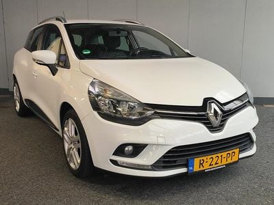 Wit Gebruikt 2022 Renault Clio V Zen Stationwagen | € 8.950 (Super prijs)