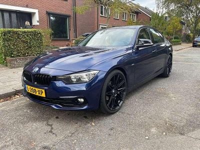 Blauw Gebruikt 2017 BMW 320 Sedan | € 13.500 (Eerlijke prijs)
