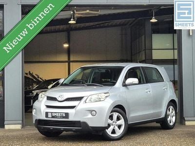 Zilver (metallic) Gebruikt 2009 Toyota Urban Cruiser Hatchback | € 4.950 (Goede deal)