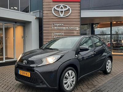 Zwart Occasion 2024 Toyota Aygo X X-play SUV | € 16.590 (Goede deal)