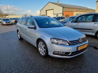 tweedehands VW Passat Variant 1.6 TDI Highline BlueMotion Bj:2012 NAP!