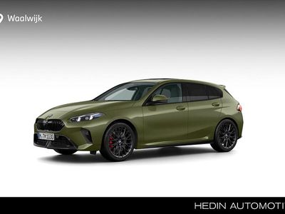 Groen Nieuw 2025 BMW 120 Sport Line Hatchback | € 55.485 (Duur)