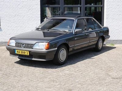 Occasion Opel Rekord S 90 PK (66 kW) 1986 Grijs Sedan