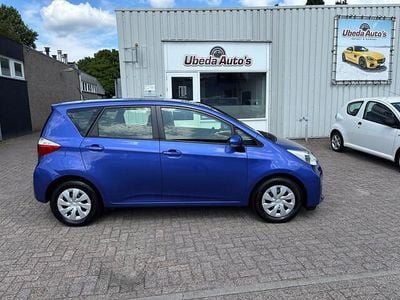 Blauw Occasion 2012 Toyota Verso-S Comfort MPV | € 4.750 (Iets duurder)