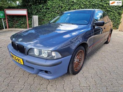 BMW 525