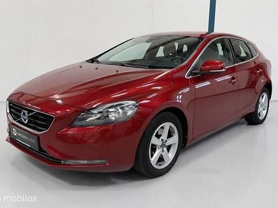 Occasion Volvo V40 Momentum 123 PK (90 kW) 2016 Rood Hatchback
