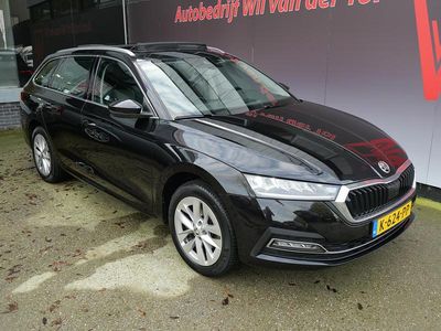 Zwart Occasion 2021 Skoda Octavia Business Line Stationwagen | € 17.900 (Duur)