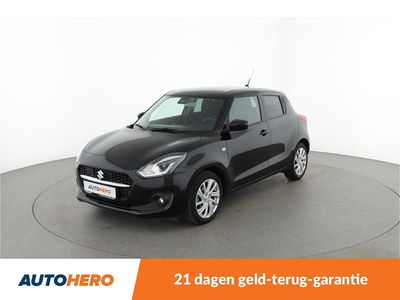 Zwart (metallic) Gebruikt 2022 Suzuki Swift Hatchback | € 16.649 (Eerlijke prijs)