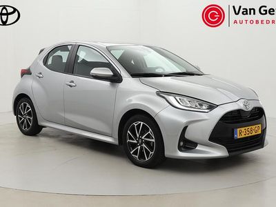 Grijs Gebruikt 2022 Toyota Yaris Hatchback | € 20.999 (Eerlijke prijs)