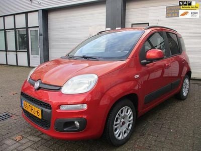Occasion Fiat Panda Lounge 86 PK (63 kW) 2012 Rood (metallic) Hatchback
