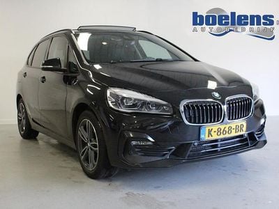 Zwart Occasion 2019 BMW 225 Executive Stationwagen | € 21.987 (Goede deal)