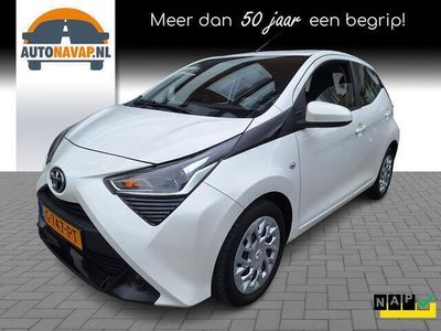 tweedehands Toyota Aygo 1.0 VVT-i X-Play Limited /Navi/Apple/Android/Airco
