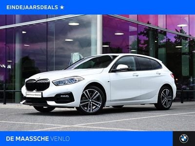 Wit Gebruikt 2022 BMW 118 Executive Hatchback | € 23.750 (Eerlijke prijs)