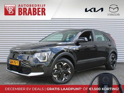 Zwart Gebruikt 2024 Kia Niro Light SUV | € 34.567 (Eerlijke prijs)