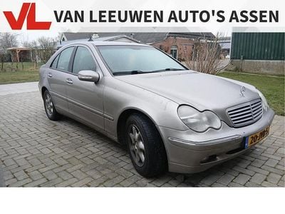Grijs (metallic) Occasion 2003 Mercedes C220 Classic Sedan | € 1.448 (Goede deal)
