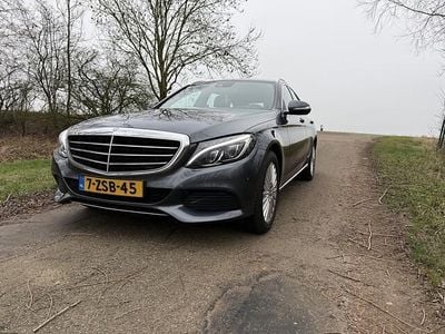 Grijs Gebruikt 2015 Mercedes C180 Stationwagen | € 9.500