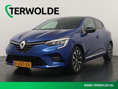 Blauw Gebruikt 2022 Renault Clio V Techno Hatchback | € 15.840