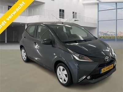 Occasion Toyota Aygo X-play 69 PK (50 kW) 2016 Grijs (metallic) Hatchback