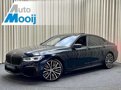 tweedehands BMW 745e 745*Carbon Schwarz* M-Sport / HUD / Schuif/Kante