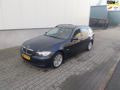 BMW 325