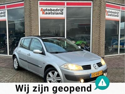 Grijs Occasion 2005 Renault Mégane II Luxe Hatchback | € 798 (Iets duurder)