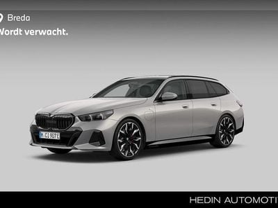 Grijs Occasion 2025 BMW 530e M Sport Stationwagen | € 68.880 (Duur)