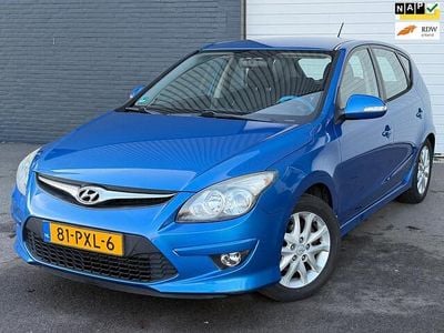 Blauw (metallic) Gebruikt 2011 Hyundai i30 Hatchback | € 3.950 (Eerlijke prijs)