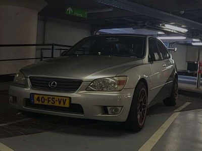 Lexus IS200