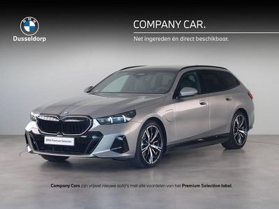 Grijs Occasion 2025 BMW 530e M Sport Stationwagen | € 66.950 (Iets duurder)