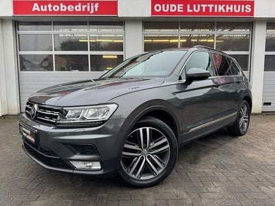 Grijs Occasion 2017 VW Tiguan Highline SUV | € 23.945 (Super prijs)