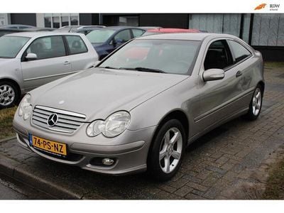 Occasion Mercedes C180 143 PK (105 kW) 2005 Grijs (metallic) Coupé