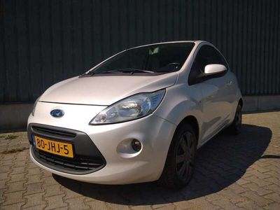 Wit, metallic lak Occasion 2009 Ford Ka Titanium Hatchback | € 3.950 (Iets duurder)