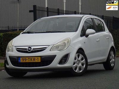 Wit Gebruikt 2012 Opel Corsa S Hatchback | € 2.299 (Eerlijke prijs)