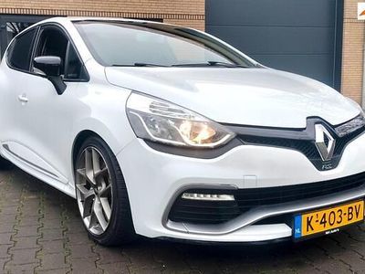 Wit Occasion 2015 Renault Clio IV R.S. Hatchback | € 11.749 (Goede deal)