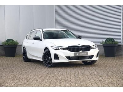 Wit Gebruikt 2023 BMW 320 Stationwagen | € 31.700 (Eerlijke prijs)