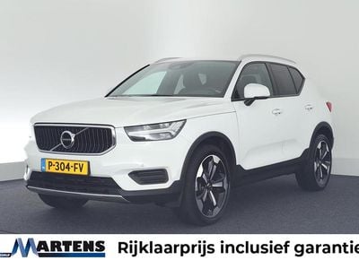 Wit Occasion 2022 Volvo XC40 Core SUV | € 29.949 (Eerlijke prijs)
