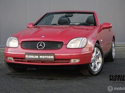 Rood Occasion 1997 Mercedes SLK230 Cabriolet | € 11.990