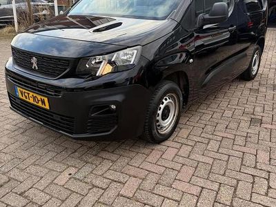 Zwart Occasion 2020 Peugeot Partner Premium MPV | € 9.999 (Goede deal)