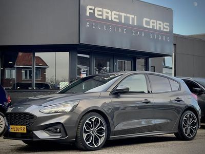 Grijs Occasion 2019 Ford Focus Business Edition Hatchback | € 15.900 (Duur)