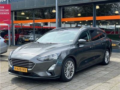 tweedehands Ford Focus Wagon BWJ 2020 / 1.0 EcoB 126PK Titanium Bus. Automaat / Full LED / Camera a. / Carplay / Navi / Clima / Trekhaak / Sportstoelen /