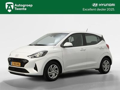 Atlas white (wit metallic) Gebruikt 2024 Hyundai i10 Comfort Hatchback | € 14.900 (Goede deal)