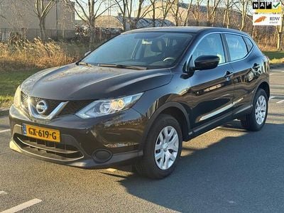 Zwart Gebruikt 2015 Nissan Qashqai Visia SUV | € 8.950 (Eerlijke prijs)
