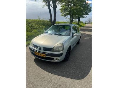 tweedehands Renault Clio II 1.2-16V Authentique Basis