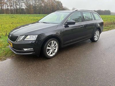 Zwart Gebruikt 2018 Skoda Octavia Stationwagen | € 9.350 (Goede deal)